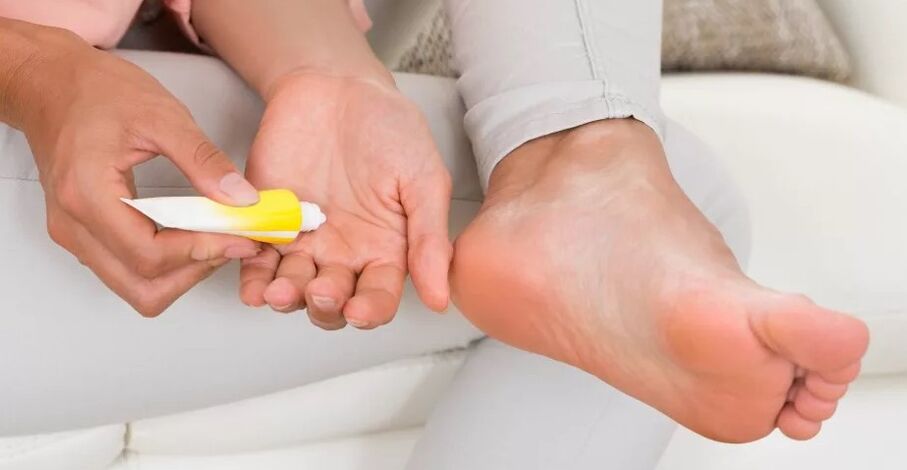 Ointments against foot fungus